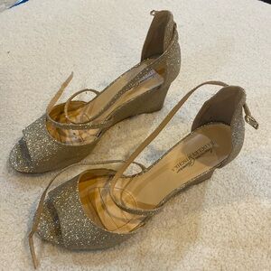American Glamour Badgley Mischka Golden Glittered Heels size 11